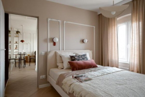 Stylowy apartament Encanto de Luxo v2 - blisko centrum z wolnostojącą wanną by SpaceApart